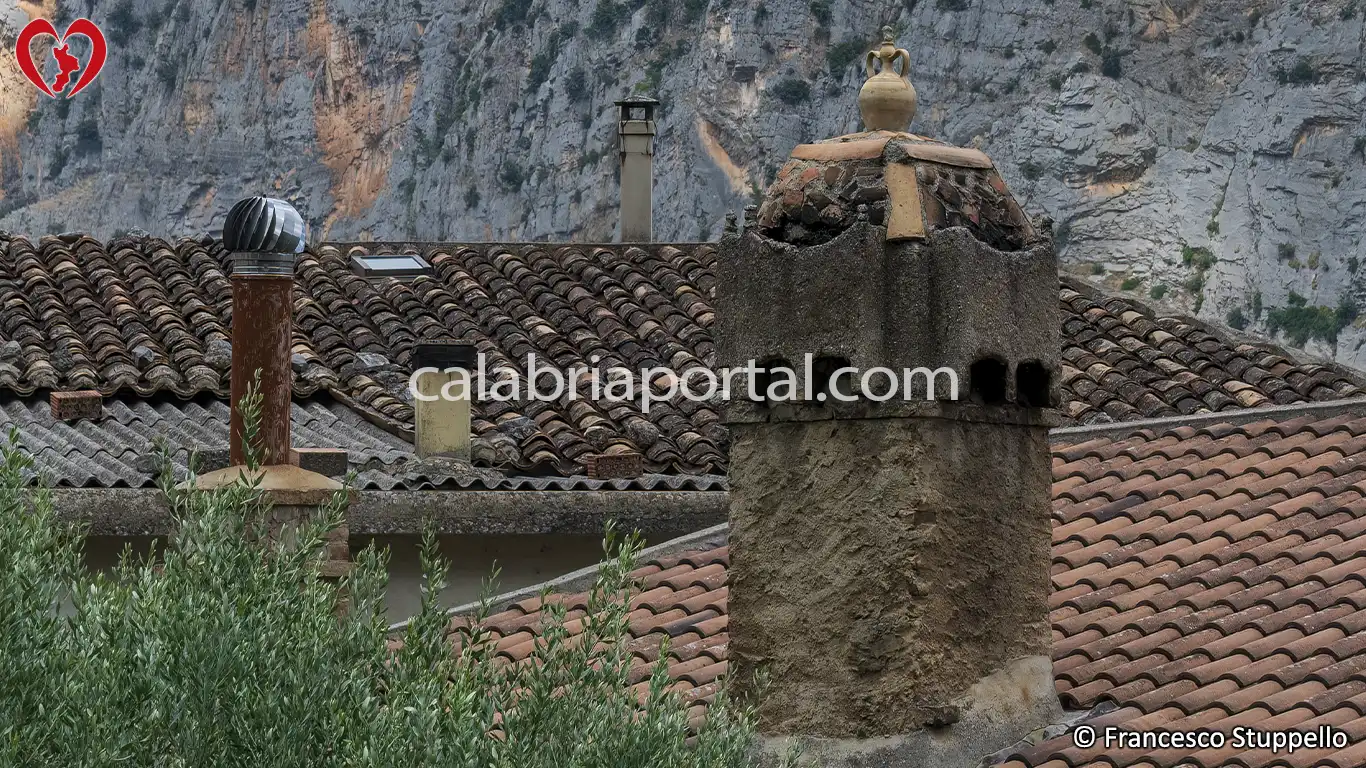 Caratteristico Comignolo del Centro Storico di Civita (CS) Caratteristico Comignolo del Centro Storico di Civita (CS)