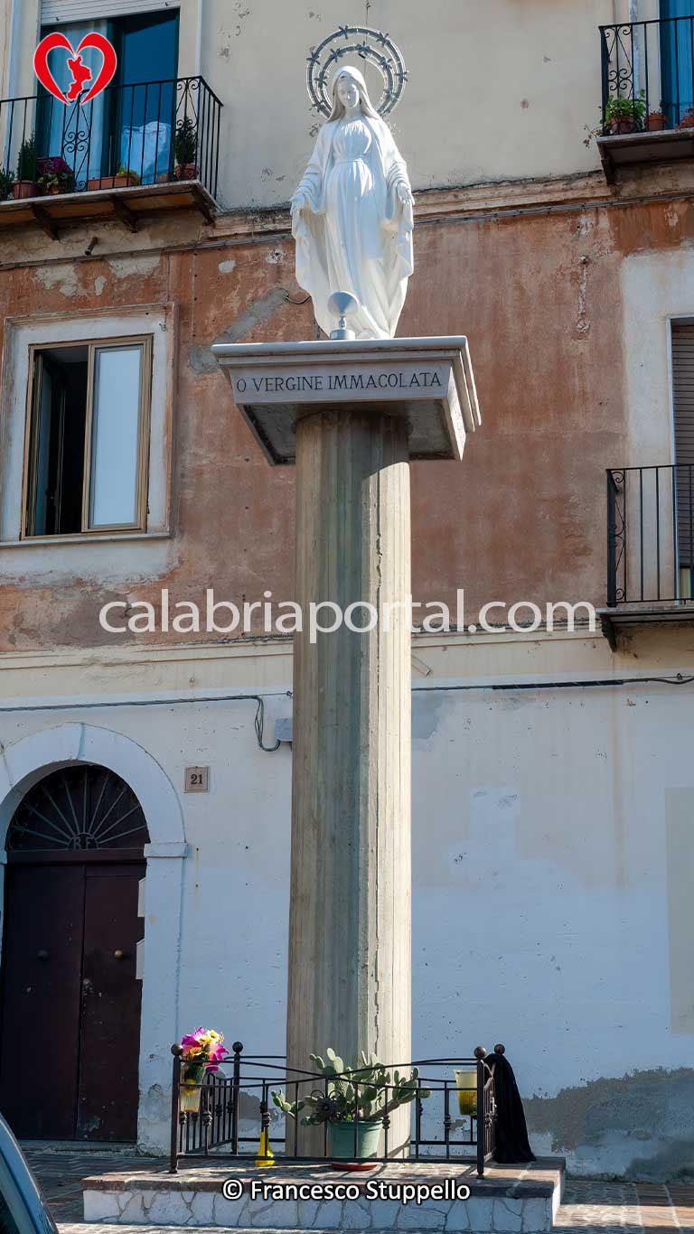 Monumento alla Vergine Immacolata a Corigliano Calabro (CS) Monumento alla Vergine Immacolata a Corigliano Calabro (CS)