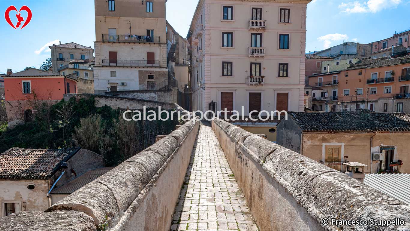 Ponte Canale a Corigliano Calabro (CS) Ponte Canale a Corigliano Calabro (CS)