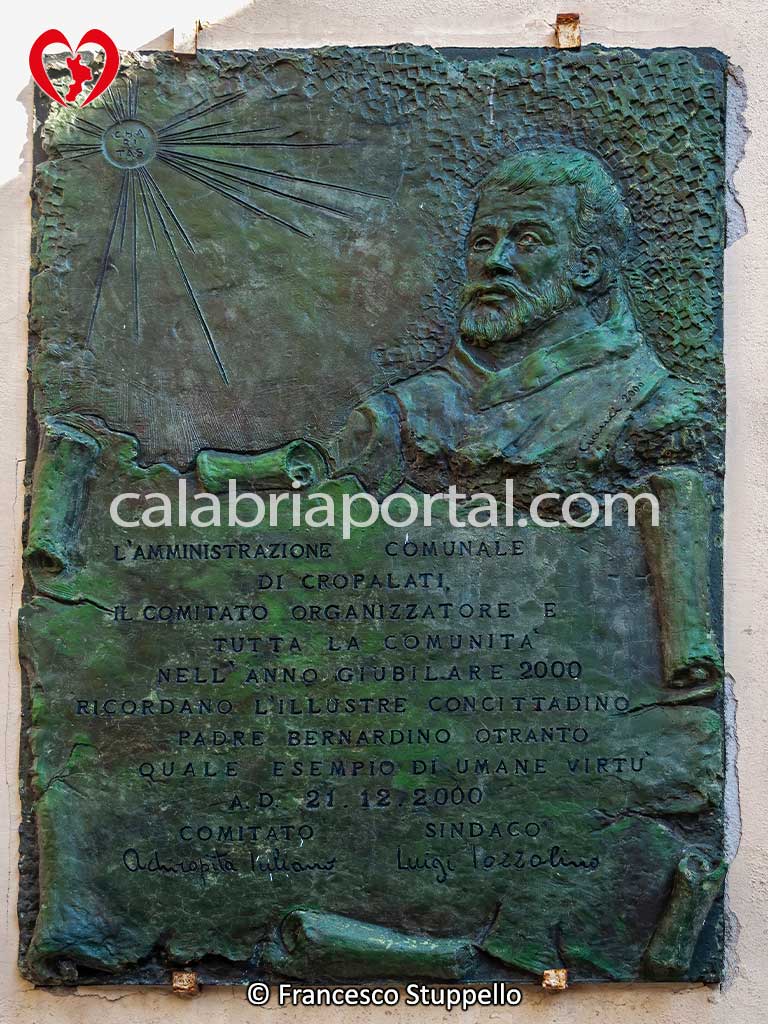 Monumento a Padre Bernardino Otranto a Cropalati (CS) Monumento a Padre Bernardino Otranto a Cropalati (CS)