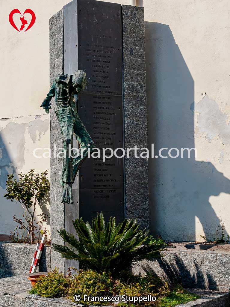 Monumento ai Caduti per la Patria di Cropalati (CS)