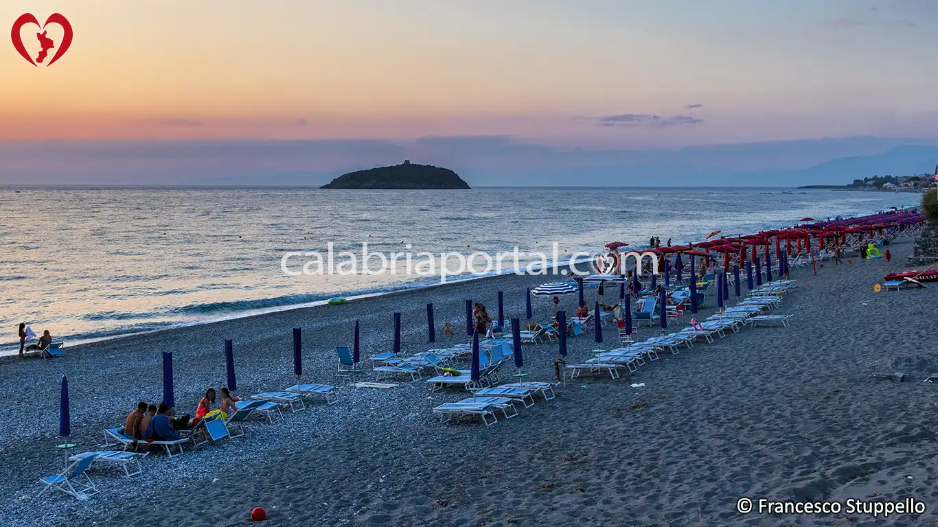 Tramonto di Fine Estate sulla Spiaggia Nord a Diamante Tramonto di Fine Estate sulla Spiaggia Nord a Diamante