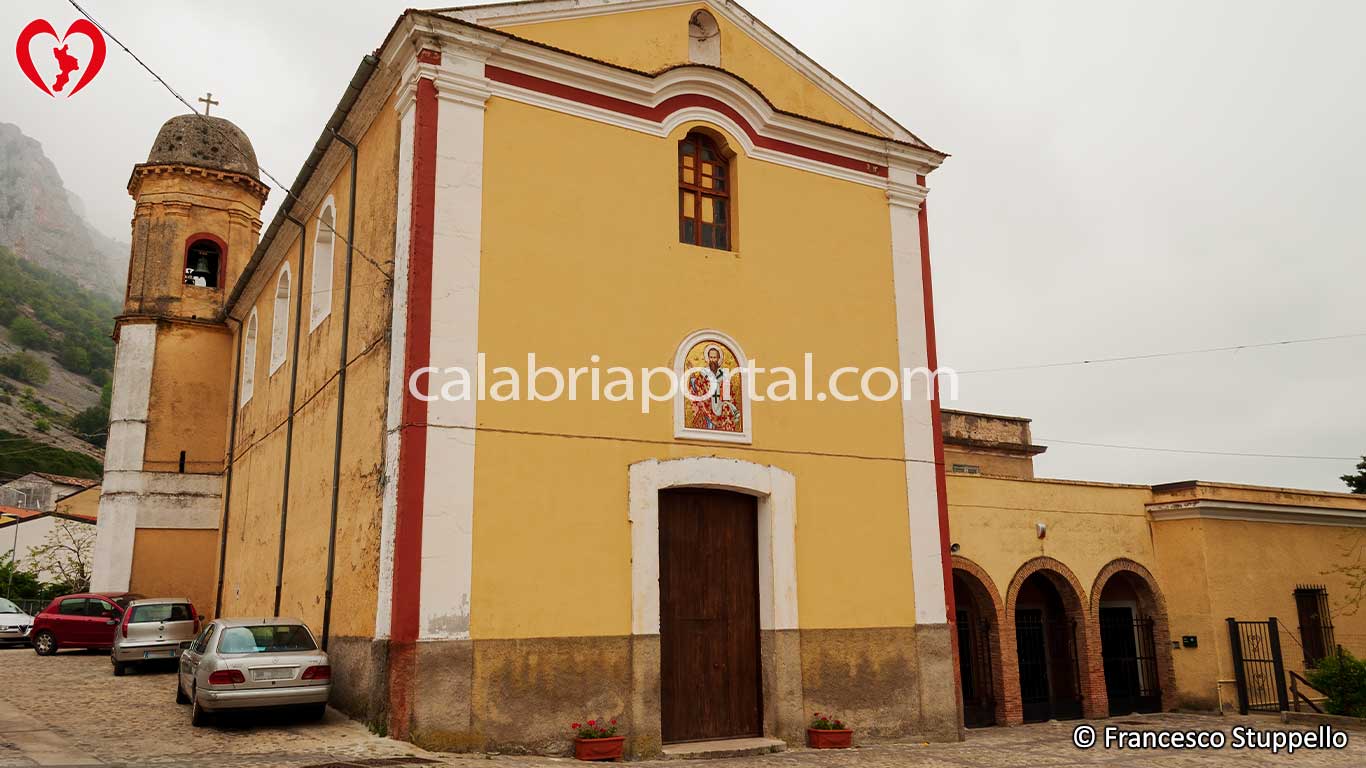 Chiesa di San Basilio Magno ad Ejanina (CS) Chiesa di San Basilio Magno ad Ejanina (CS)