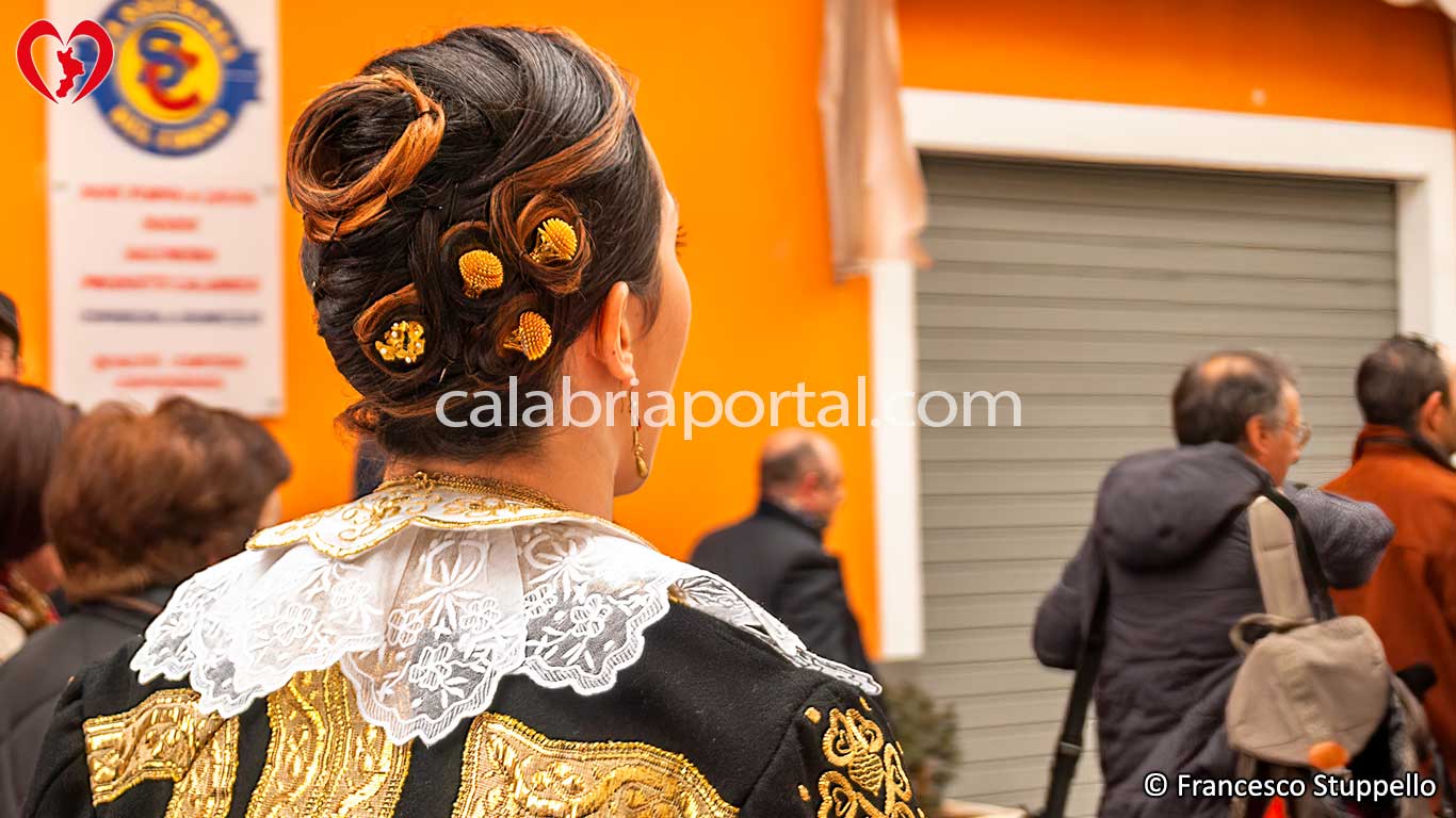 Costume Tradizionale Arbëreshë di Ejanina di Frascineto (CS) Costume Tradizionale Arbëreshë di Ejanina di Frascineto (CS)