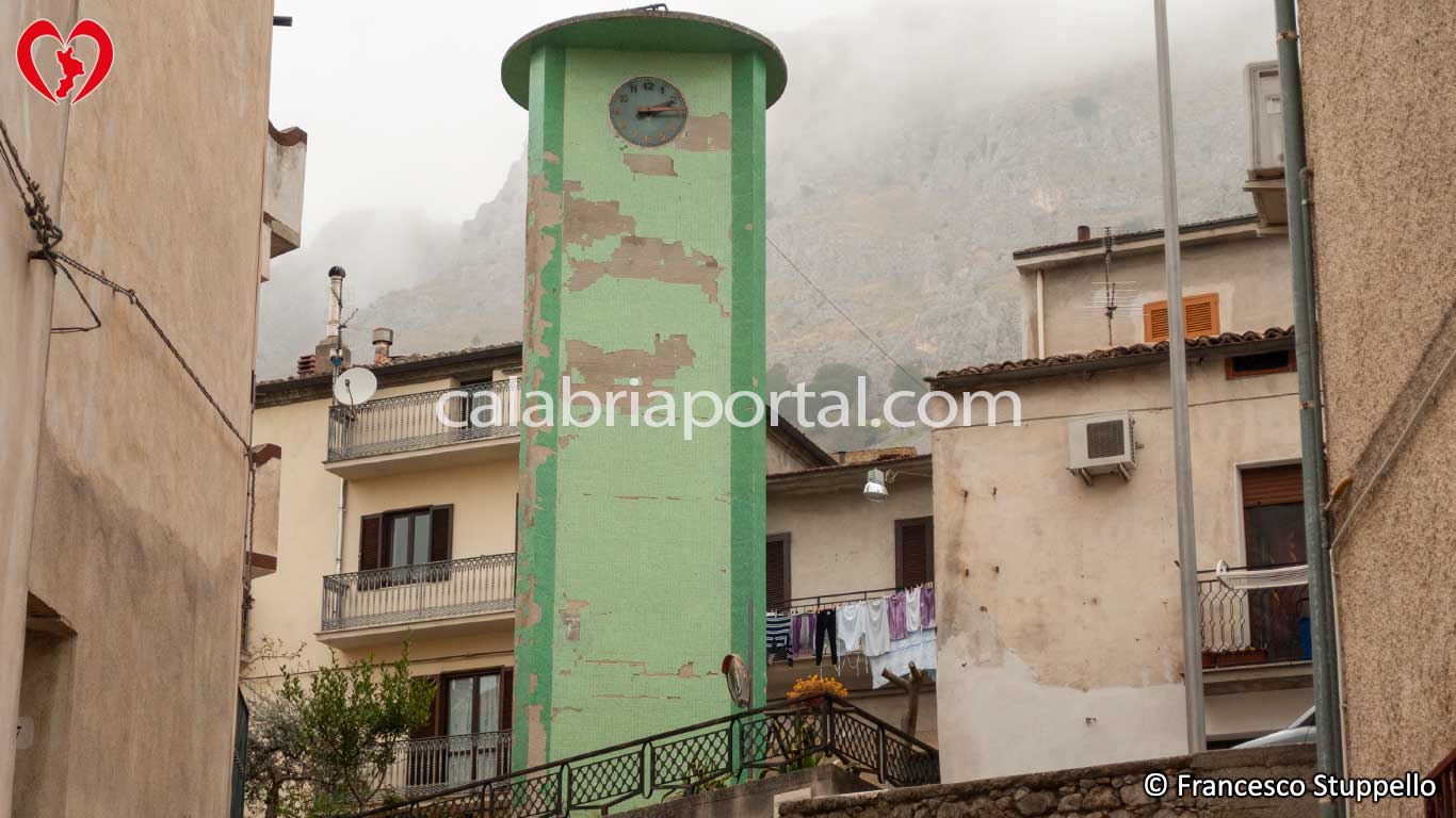 Torre dell'Orologio di Ejanina (CS) Torre dell'Orologio di Ejanina (CS)