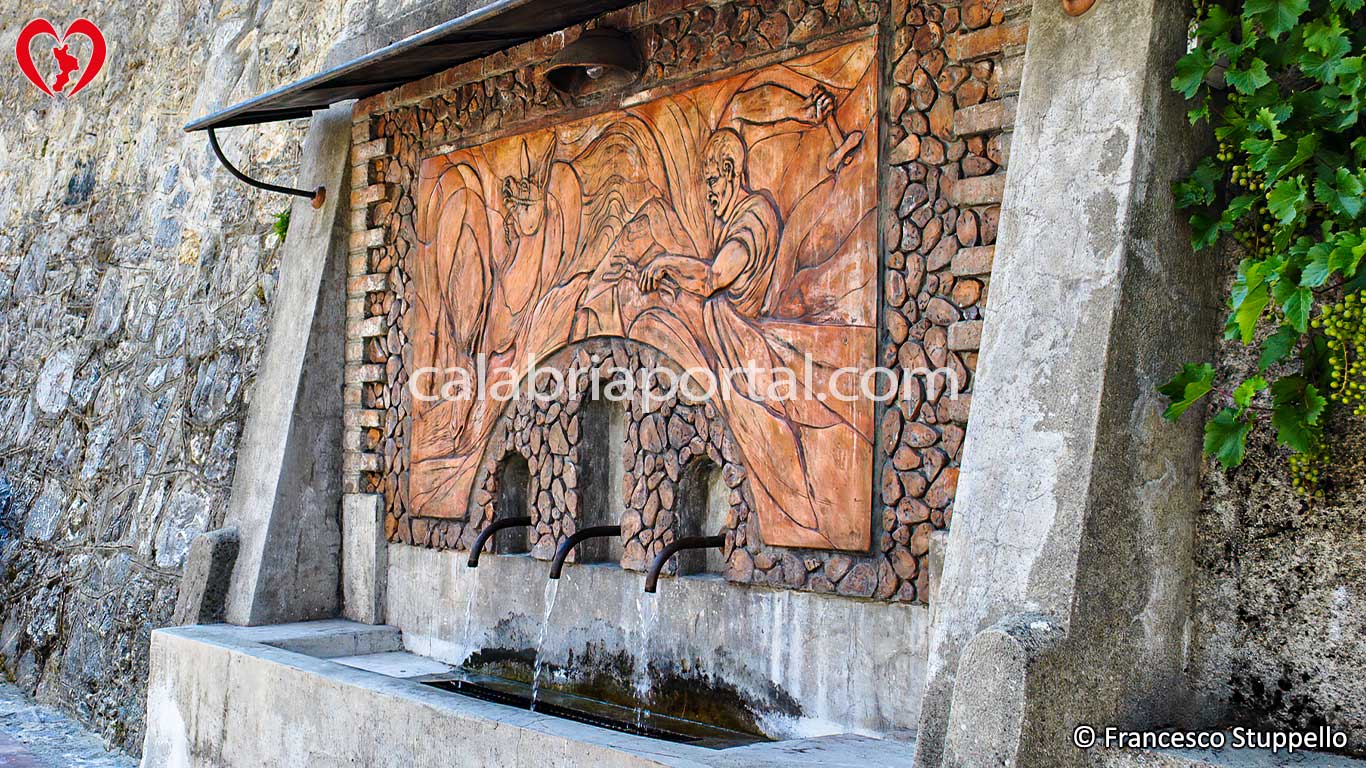 Fontana a Fagnano Castello (CS) Fontana a Fagnano Castello (CS)