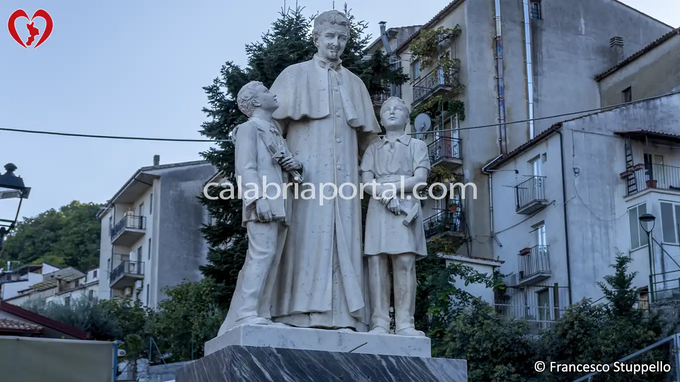 Monumento a San Giovanni Bosco a Fagnano Castello - Calabria