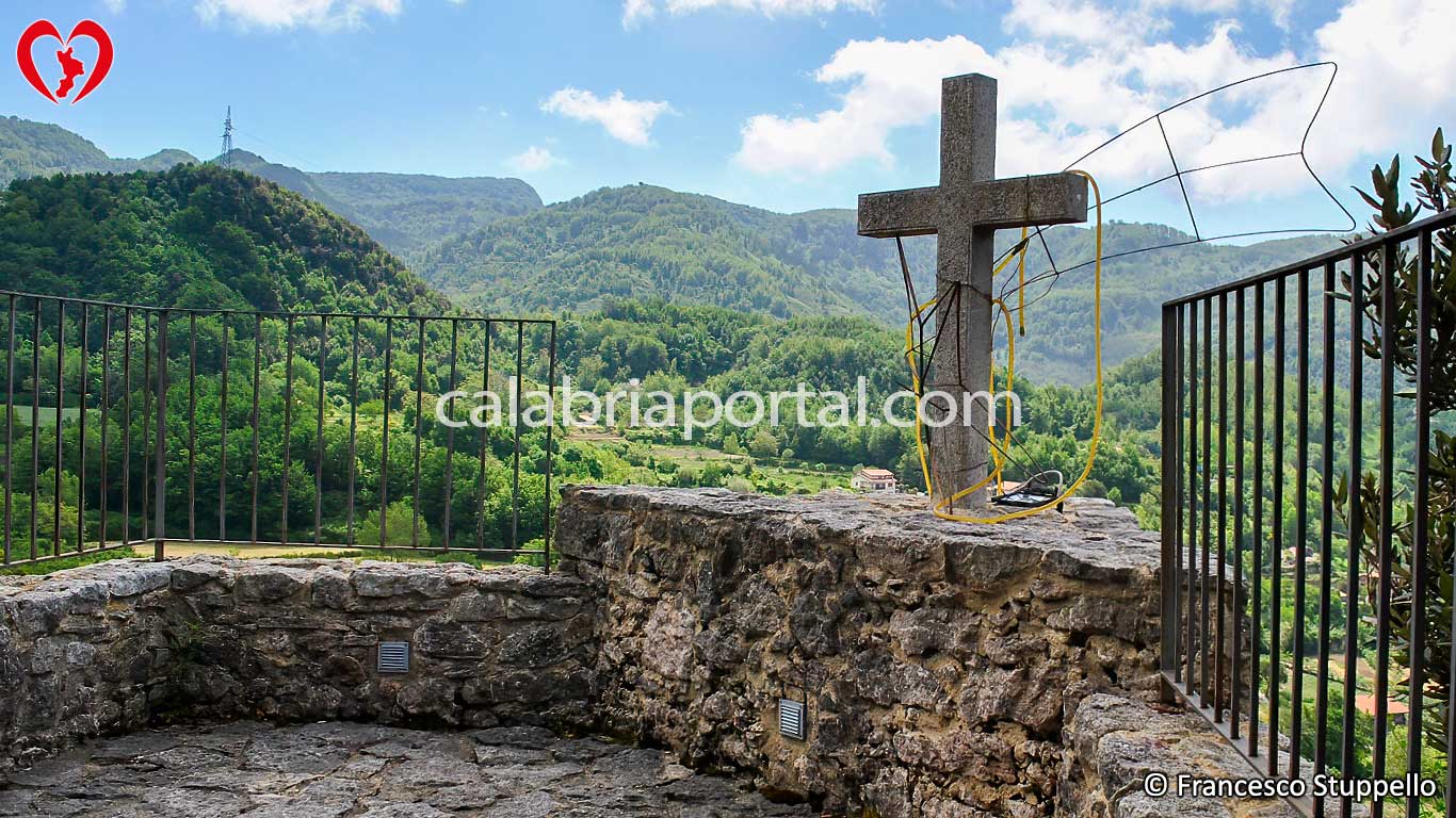 La Chiesa dell'Assunta a Falconara Albanese (CS) La Chiesa dell'Assunta a Falconara Albanese (CS)
