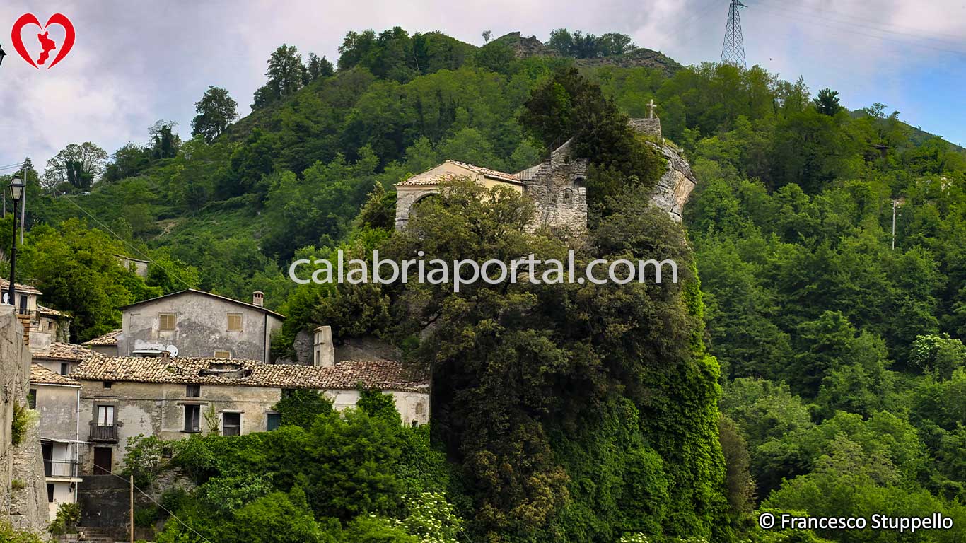 La Chiesa dell'Assunta a Falconara Albanese (CS) La Chiesa dell'Assunta a Falconara Albanese (CS)