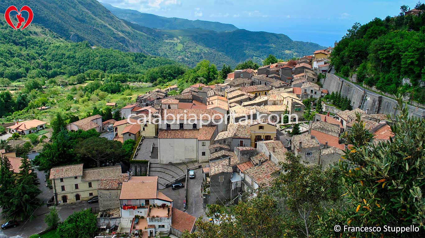 Scorcio Panoramico di Falconara Albanese (CS) Scorcio Panoramico di Falconara Albanese (CS)