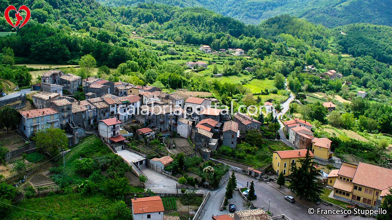 Scorcio Panoramico di Falconara Albanese (CS) Scorcio Panoramico di Falconara Albanese (CS)