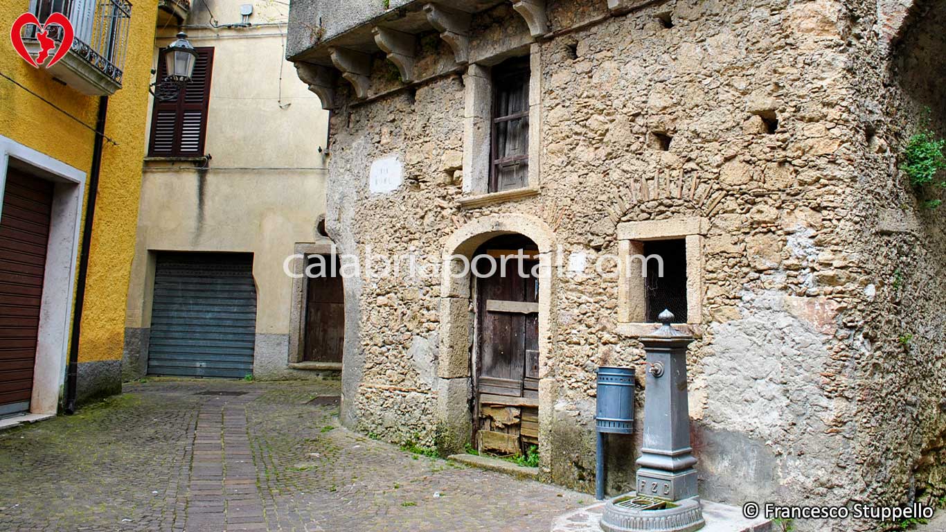 Scorcio del Borgo di Falconara Albanese (CS) Scorcio del Borgo di Falconara Albanese (CS)