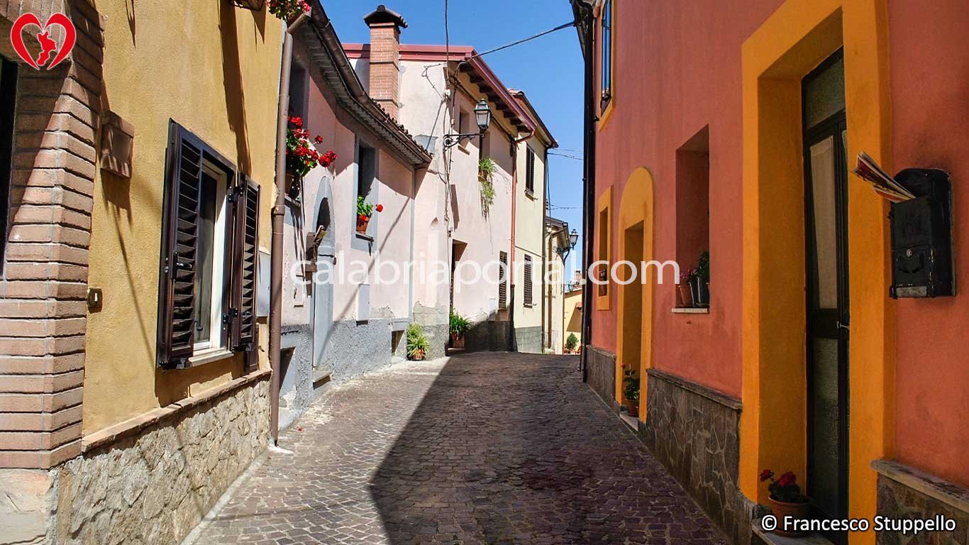 Scorcio di Figline Vegliaturo (CS) Scorcio di Figline Vegliaturo (CS)