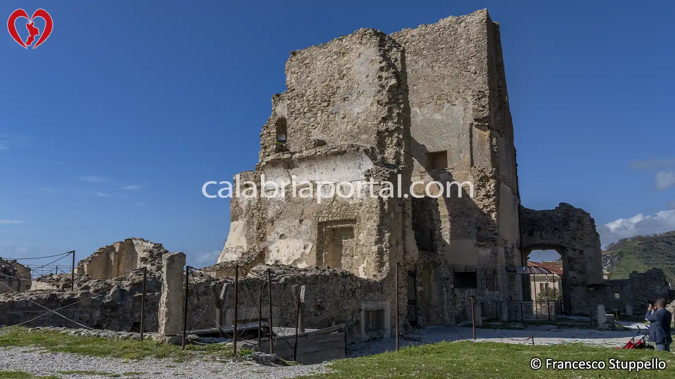 Castello della Valle a Fiumefreddo Bruzio