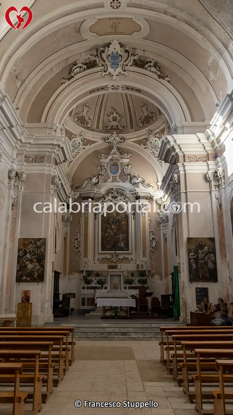Navata della Chiesa Matrice di Fiumefreddo Bruzio