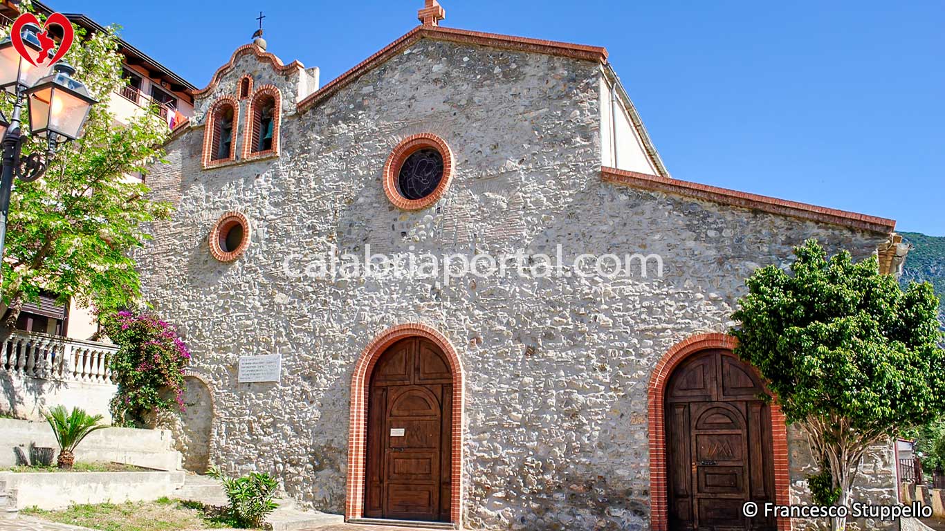 Chiesa della Madonna degli Infermi a Francavilla Marittima (CS) Chiesa della Madonna degli Infermi a Francavilla Marittima (CS)