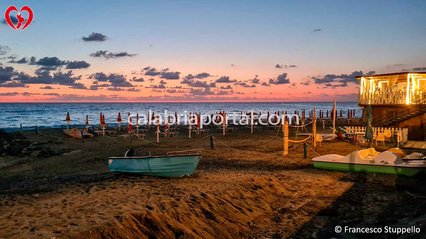 Spiaggia di Fuscaldo Marina - Calabria Spiaggia di Fuscaldo Marina - Calabria