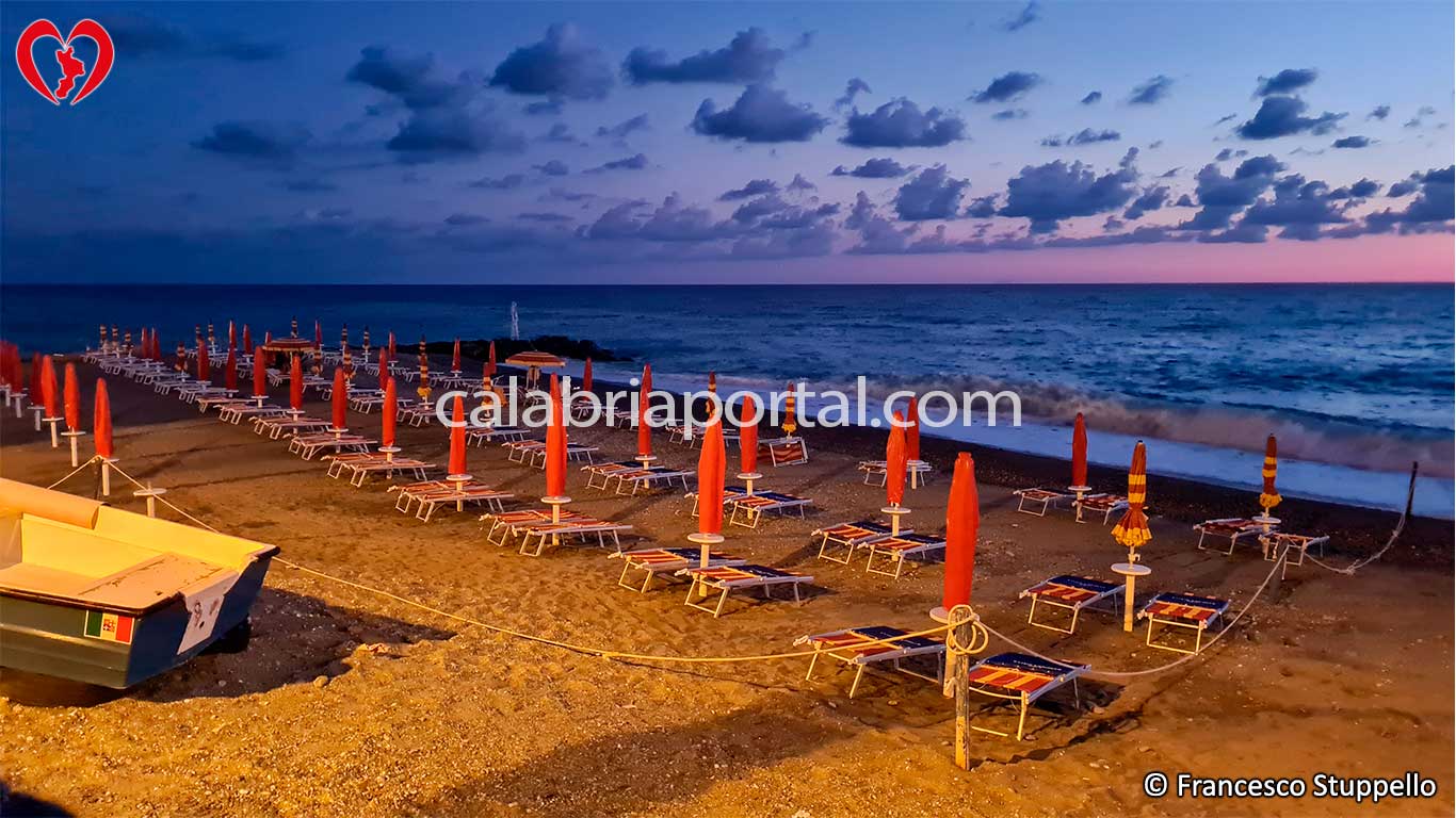 Spiaggia di Fuscaldo Marina - Calabria Spiaggia di Fuscaldo Marina - Calabria