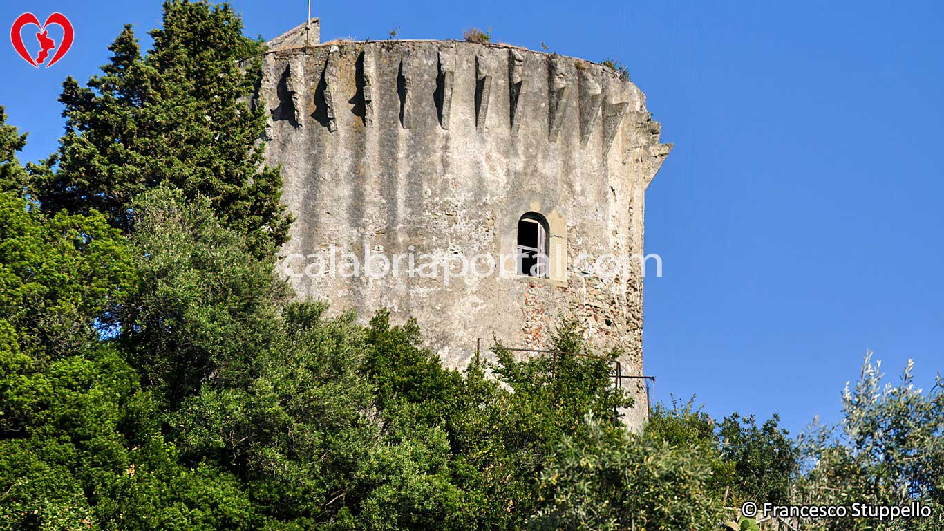 Torre di San Giorgio a Fuscaldo - Calabria Torre di San Giorgio a Fuscaldo - Calabria