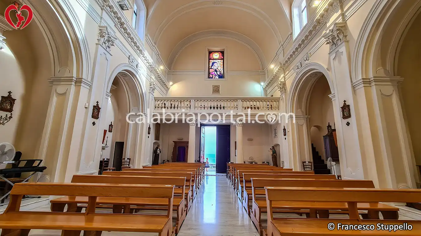Navata della Chiesa di Santa Teresa a Intavolata