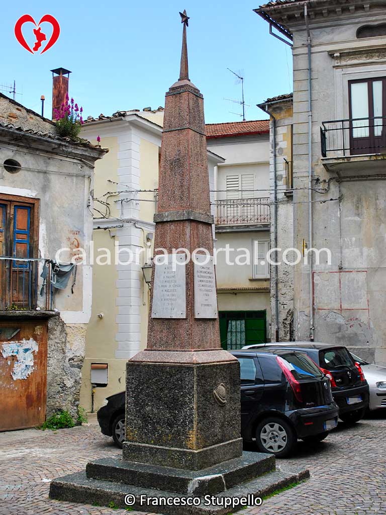 Monumento ai Caduti per la Patria di Terrati (CS) Monumento ai Caduti per la Patria di Terrati (CS)
