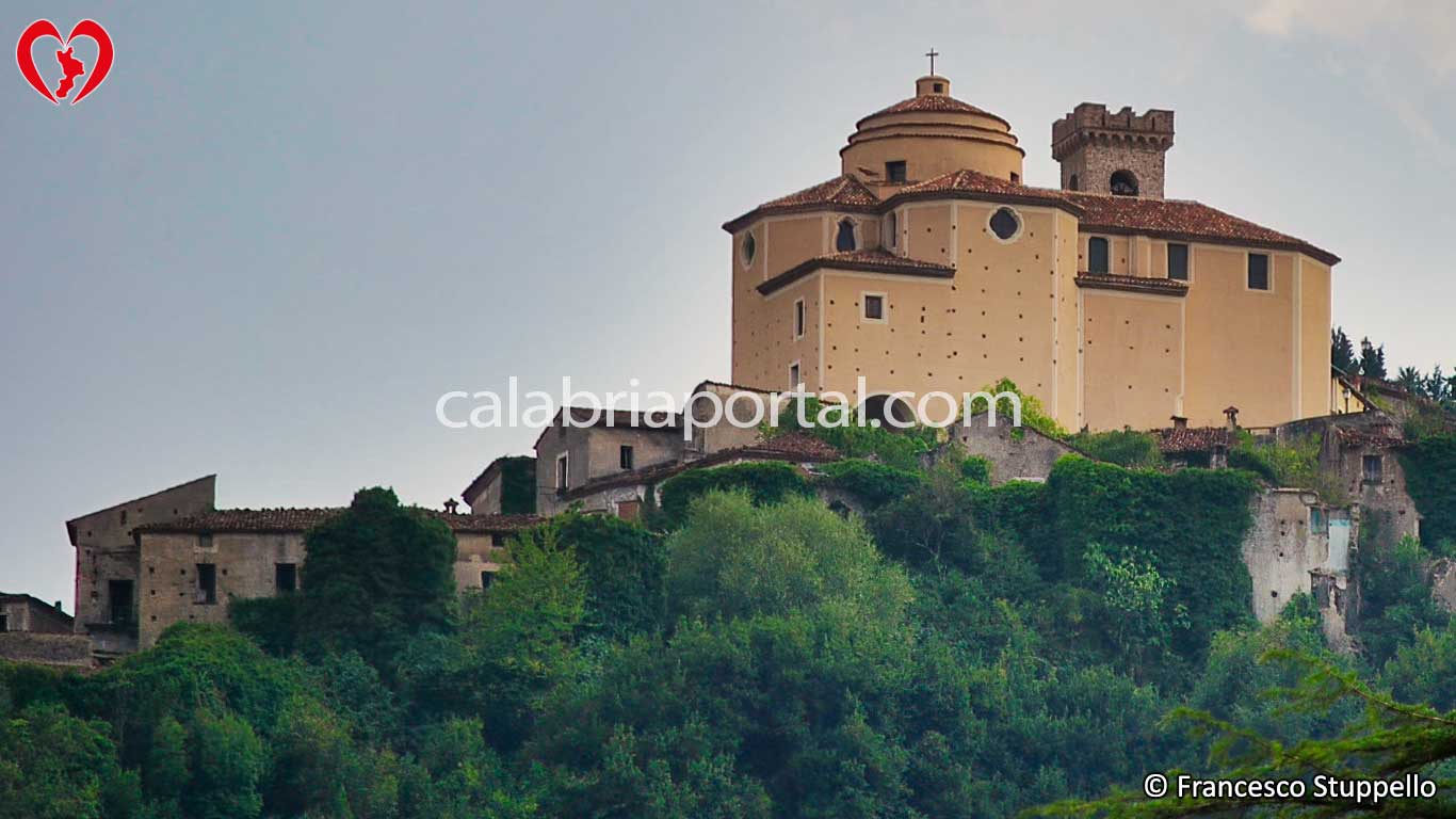 Laino Castello (CS): il borgo antico