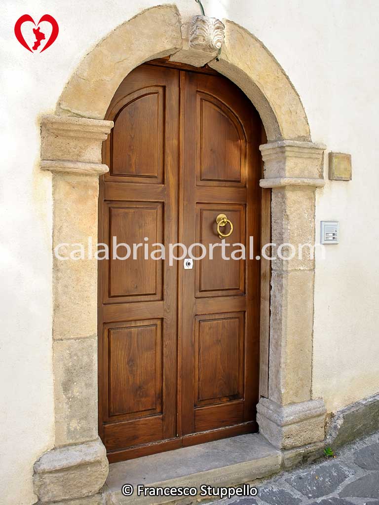 Portale Litico di Lattarico (CS)