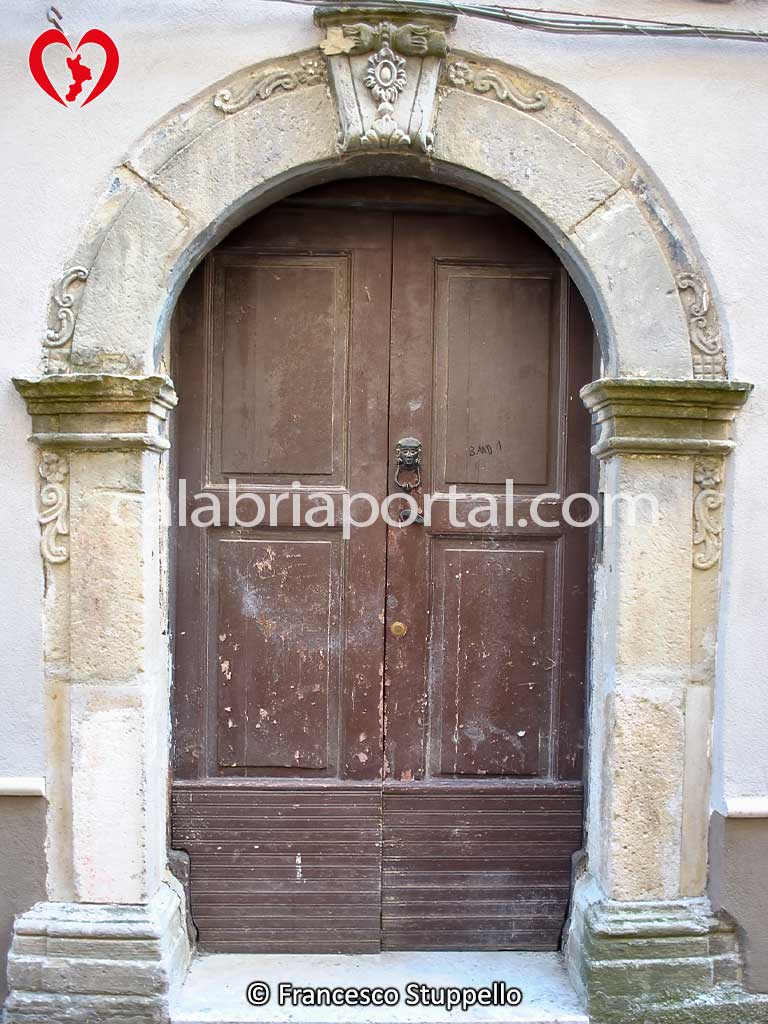 Portale Litico di Lattarico (CS)