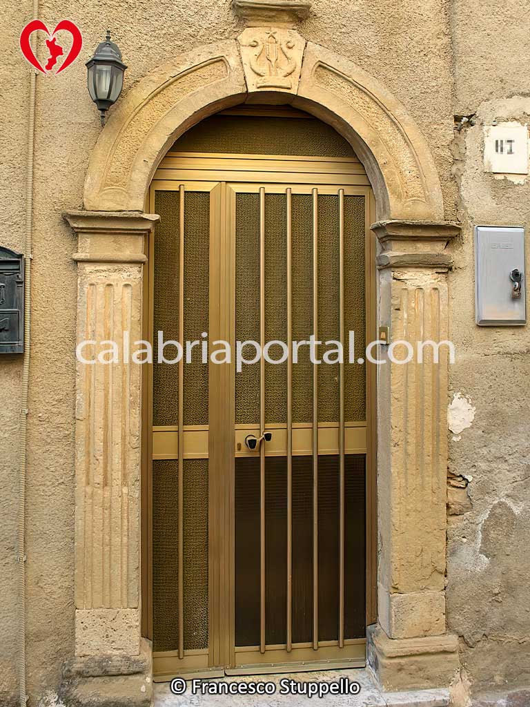 Portale Litico di Lattarico (CS)