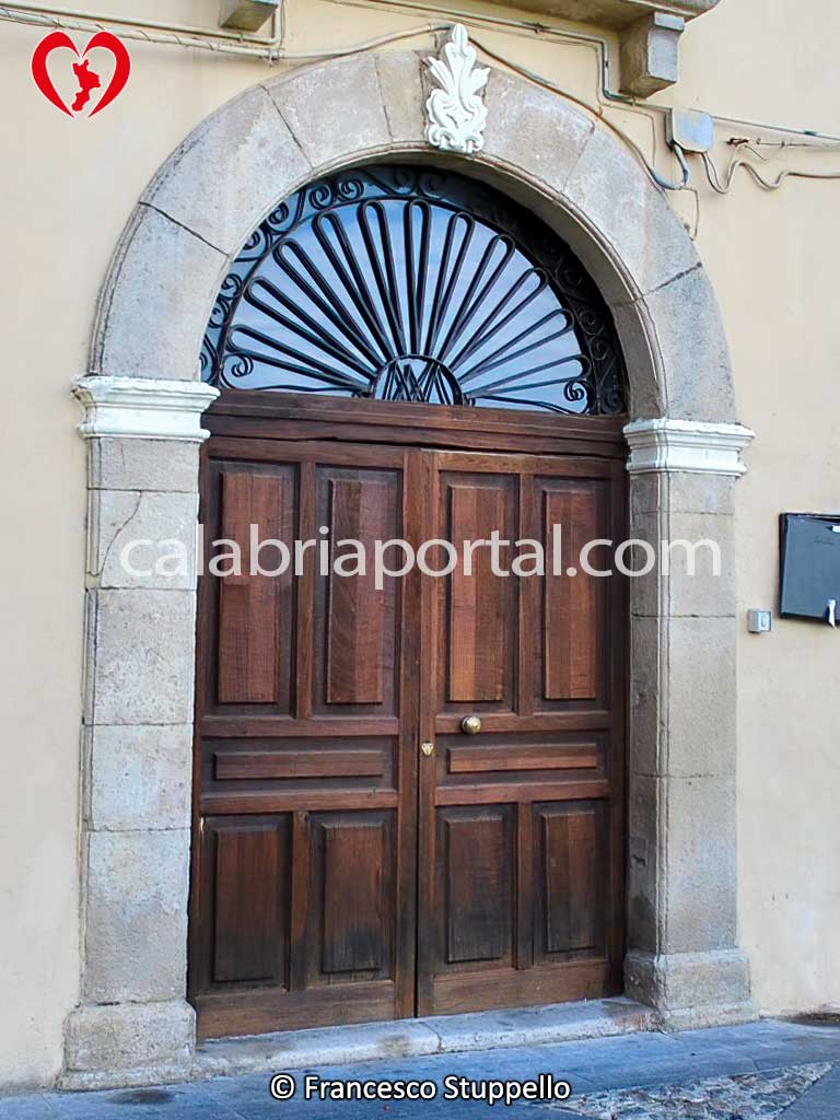Portale Litico di Lattarico (CS)