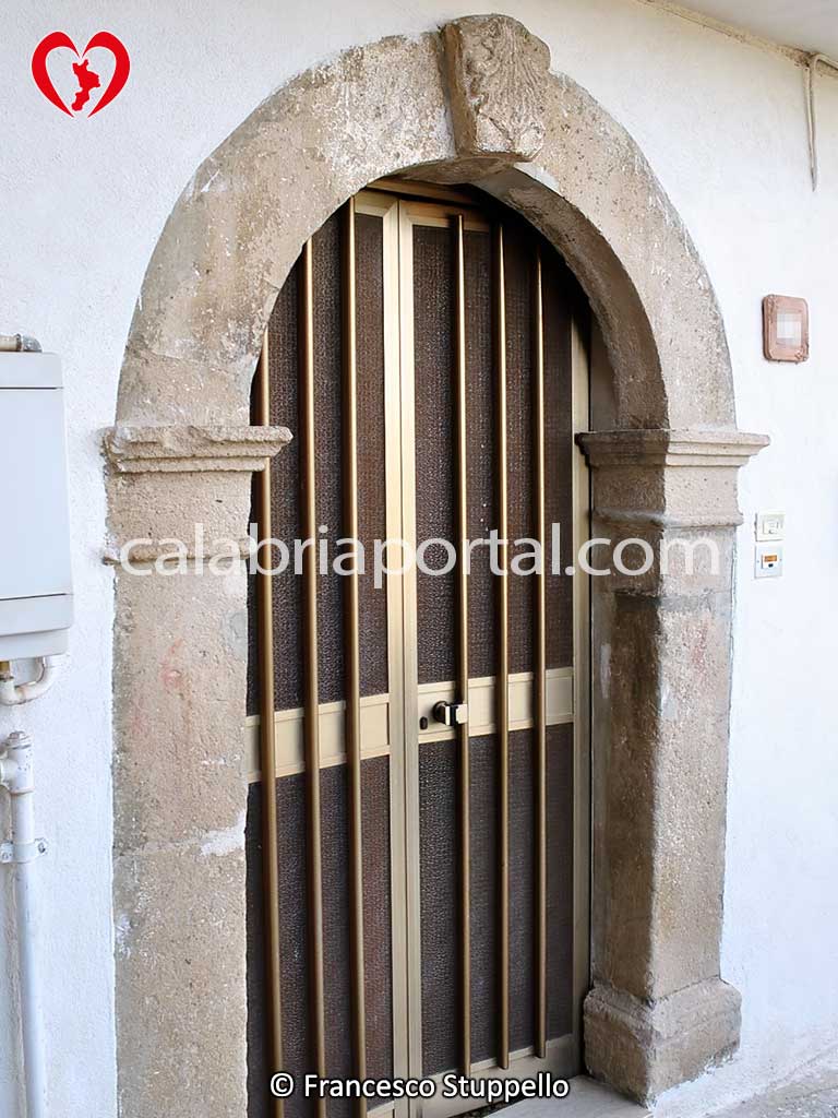 Portale Litico di Lattarico (CS)