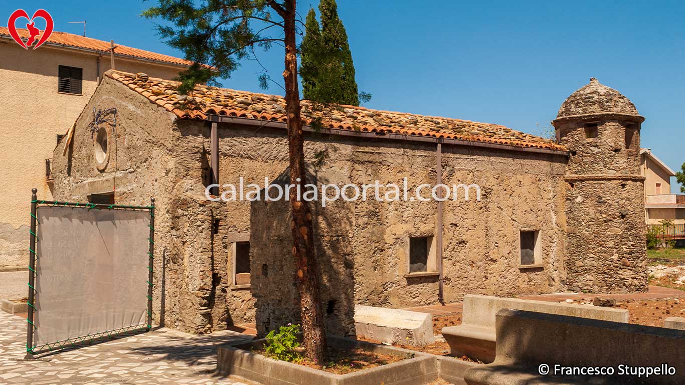 Chiesa di Sant'Antonio a Longobardi Marina (CS) Chiesa di Sant'Antonio a Longobardi Marina (CS)