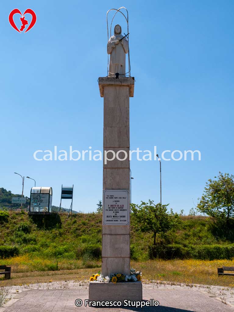 Monumento a San Nicola Saggio a Longobardi Marina (CS) Monumento a San Nicola Saggio a Longobardi Marina (CS)