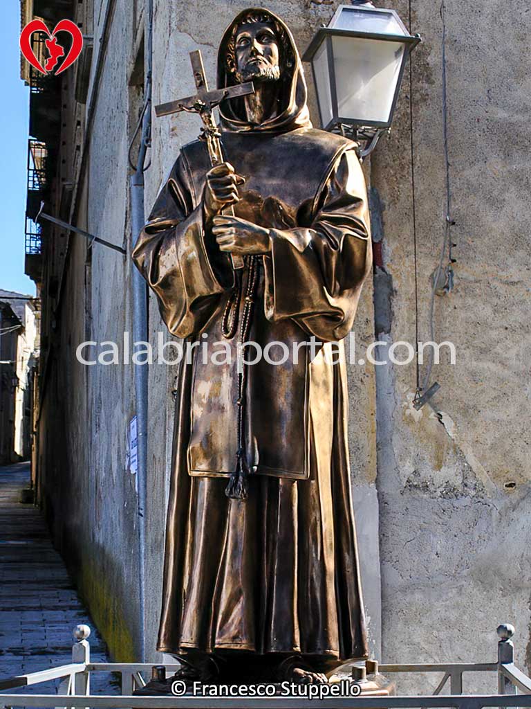 Monumento a San Nicola Saggio a Longobardi