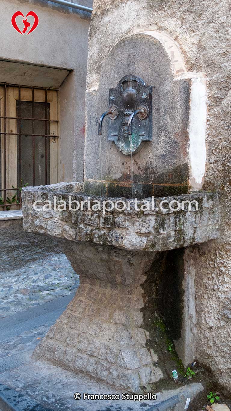Fontana a Longobucco (CS) Fontana a Longobucco (CS)