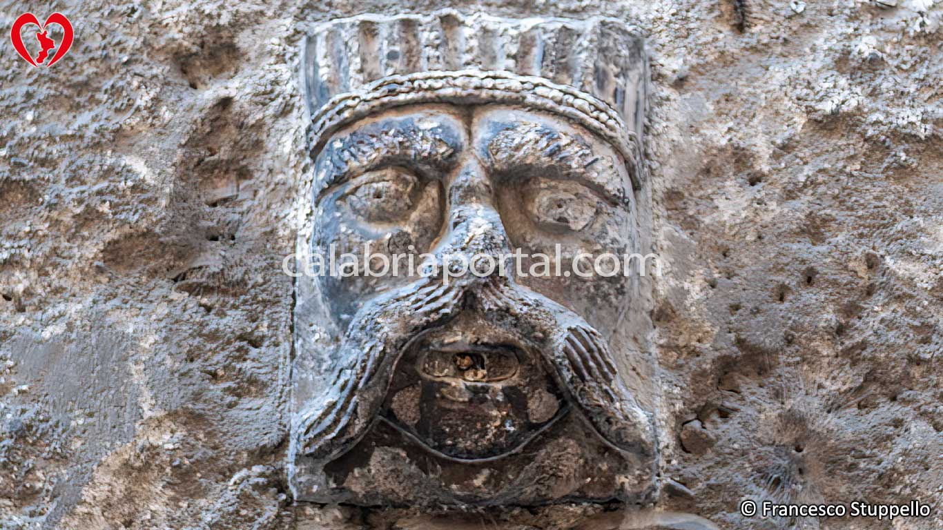 Maschera Apotropaica di Longobucco (CS) Maschera Apotropaica di Longobucco (CS)