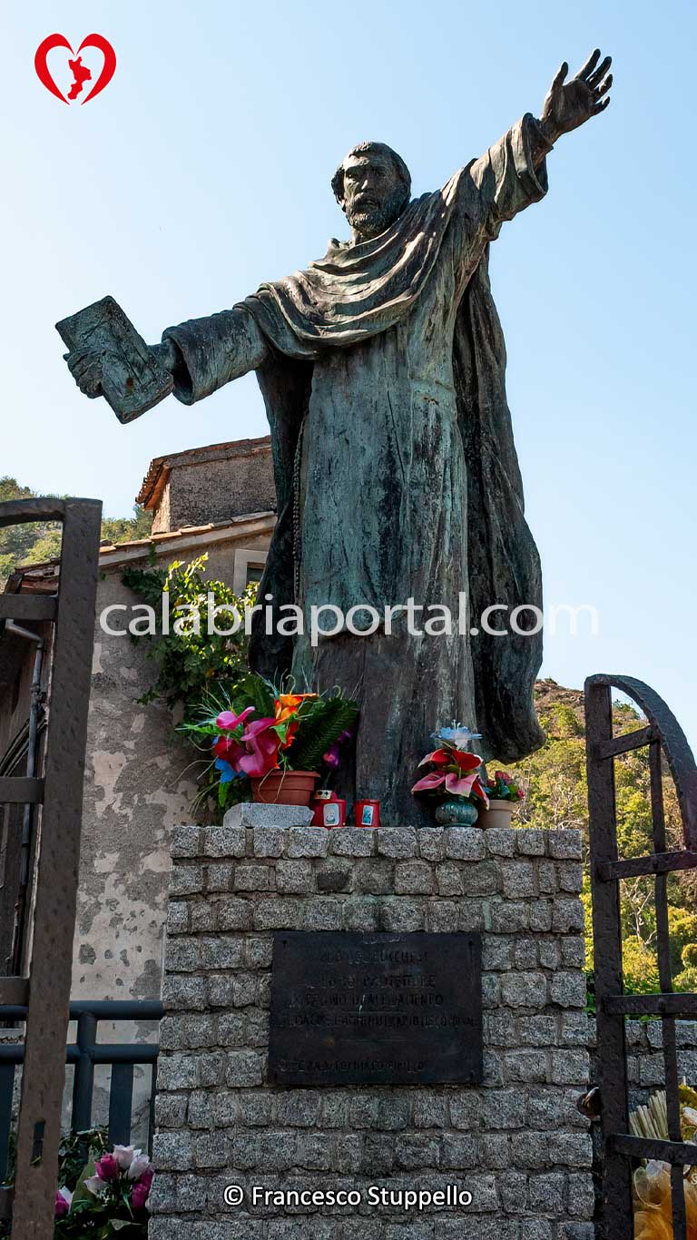 Monumento a San Domenico da Guzmán Monumento a San Domenico da Guzmán