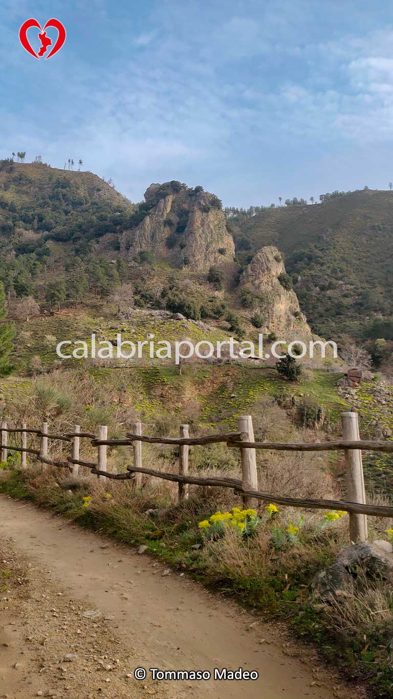 A Petra e Ra Gnà Zzita a Longobucco (CS) A Petra e Ra Gnà Zzita a Longobucco (CS)