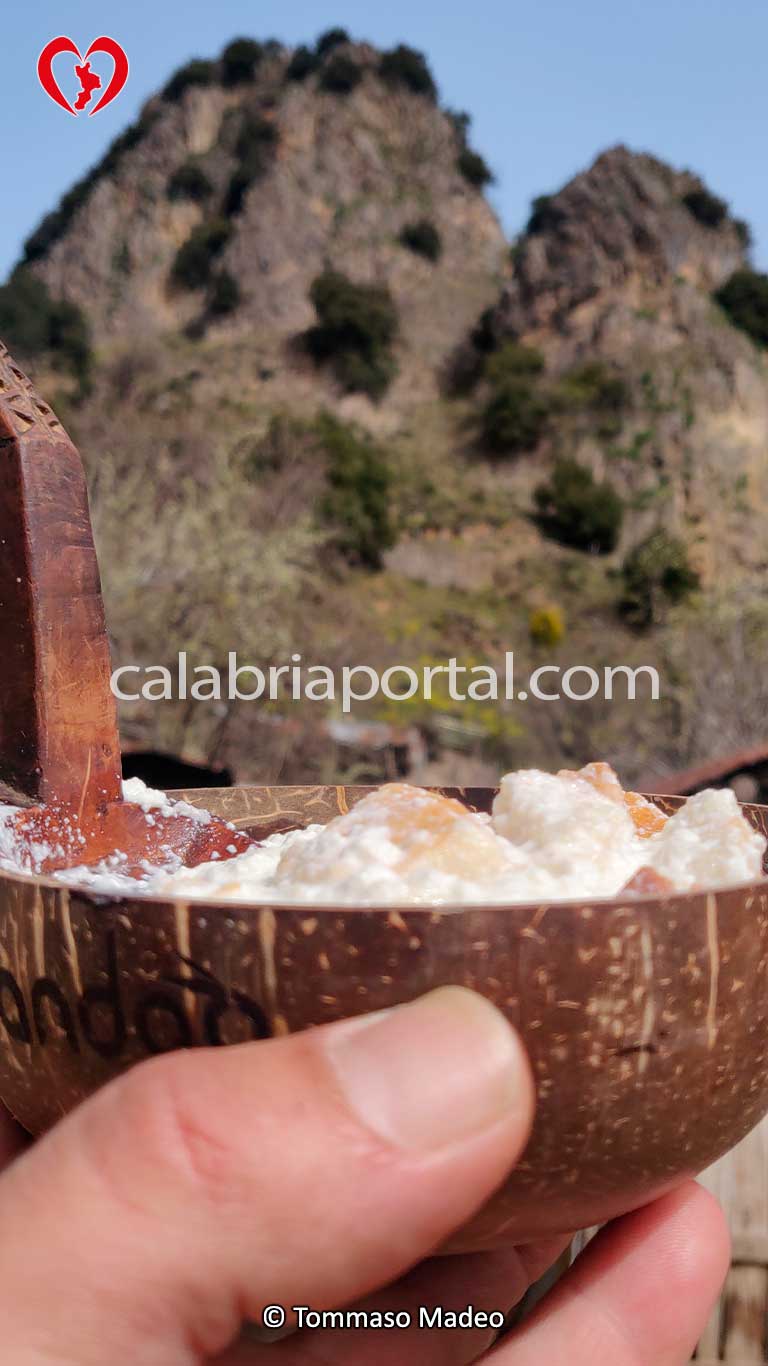 A Petra e Ra Gnà Zzita a Longobucco (CS) A Petra e Ra Gnà Zzita a Longobucco (CS)