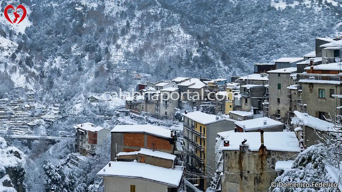 Scorcio Innevato di Longobucco (CS) Scorcio Innevato di Longobucco (CS)