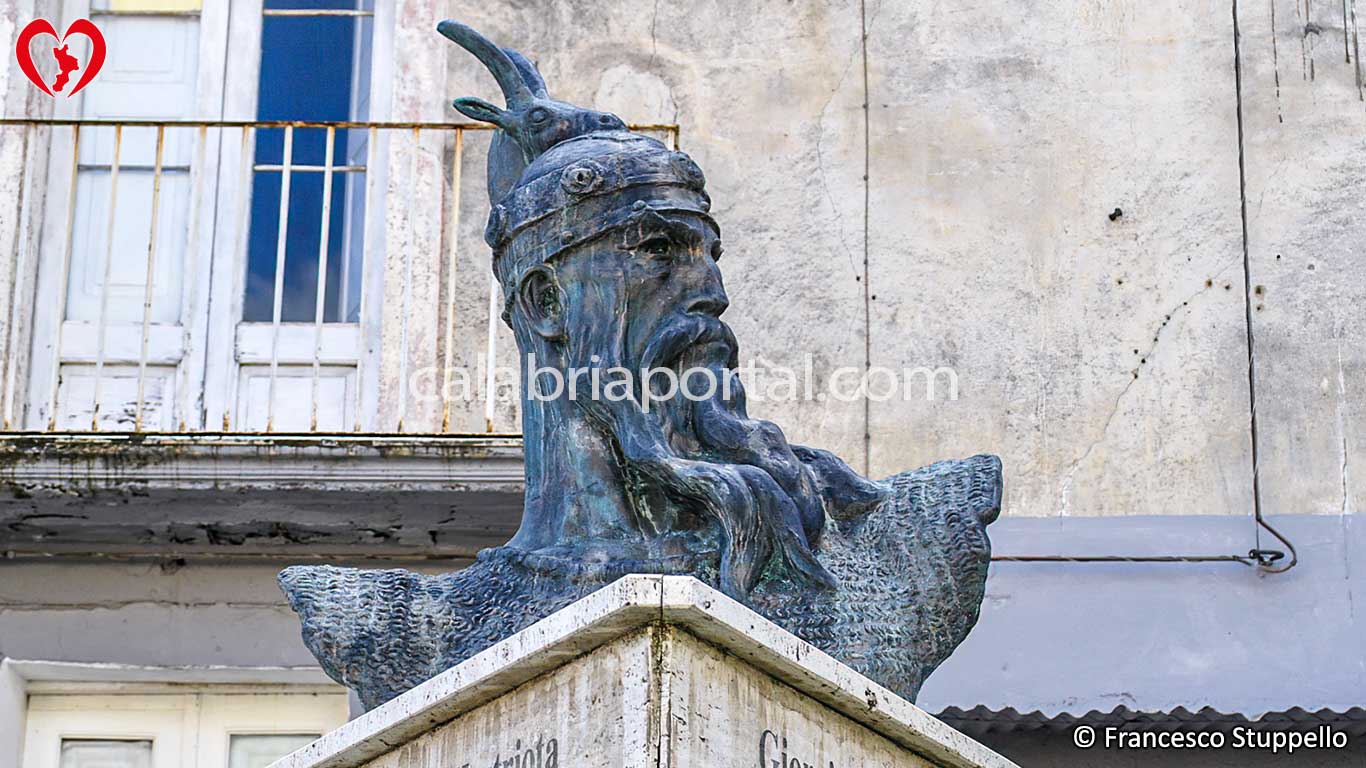 Monumento a Giorgio Castriota Scanderbeg a Lungro (CS)