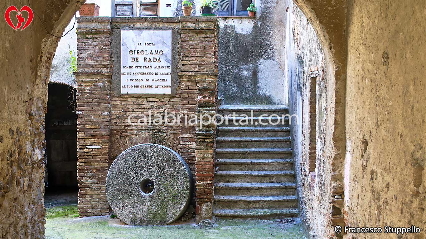 Casa De Rada a Macchia Albanese (CS)