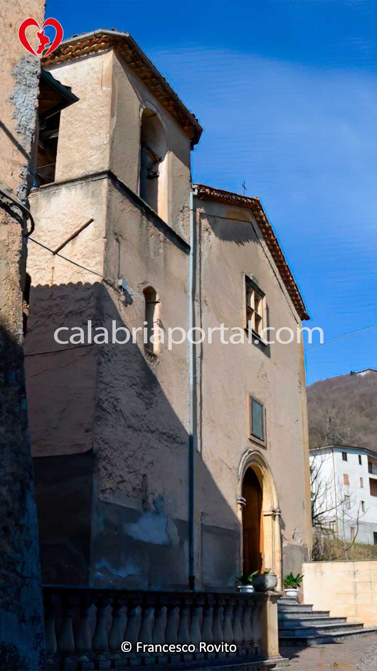 Chiesa di Sant'Andrea Apostolo a Macchia di Casali del Manco (CS) Chiesa di Sant'Andrea Apostolo a Macchia di Casali del Manco (CS)