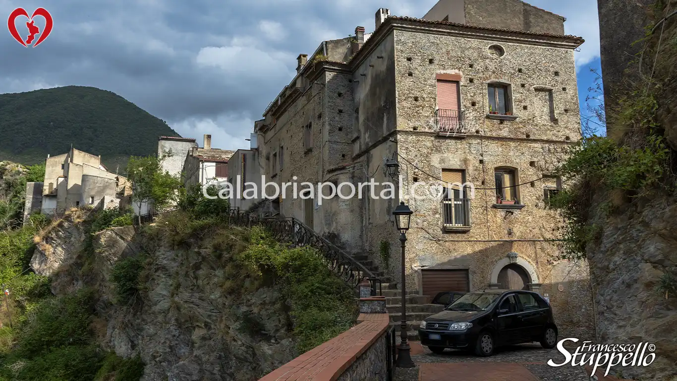 Scorcio del Borgo di Maierà Scorcio del Borgo di Maierà