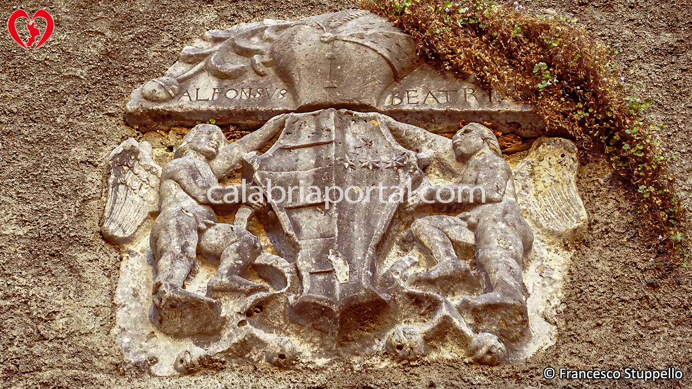 Antico Stemma Nobiliare di Maierà (CS) Antico Stemma Nobiliare di Maierà (CS)