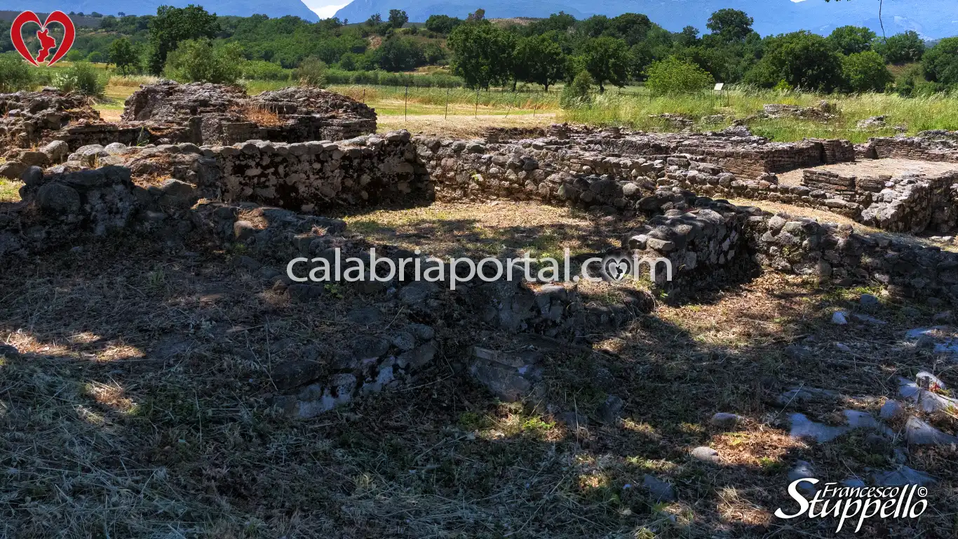 Scorcio del Parco Archeologico di Pauciuri a Malvito Scorcio del Parco Archeologico di Pauciuri a Malvito