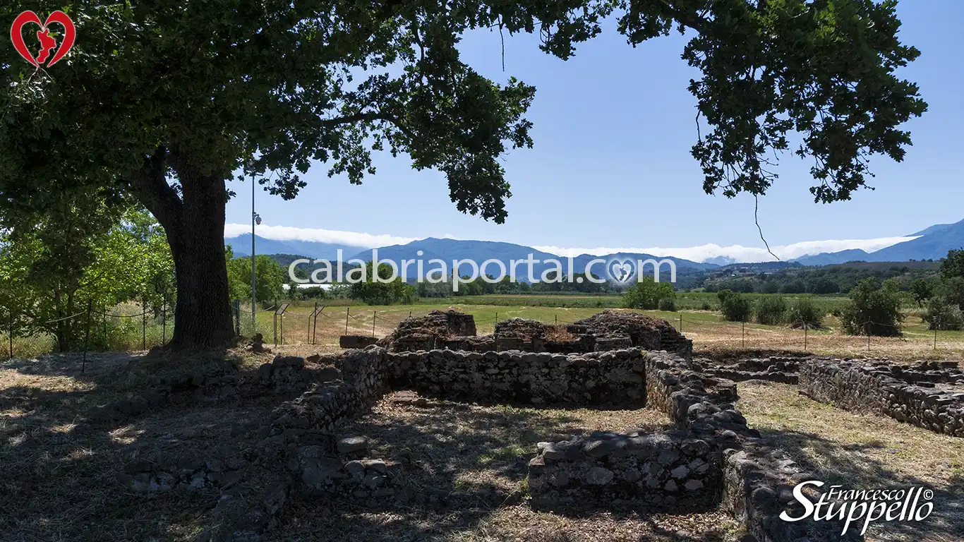 Parco Archeologico di Pauciuri a Malvito Parco Archeologico di Pauciuri a Malvito