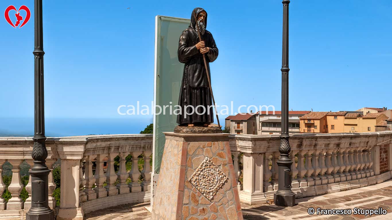 Monumento a San Francesco da Paola a Mandatoriccio (C)