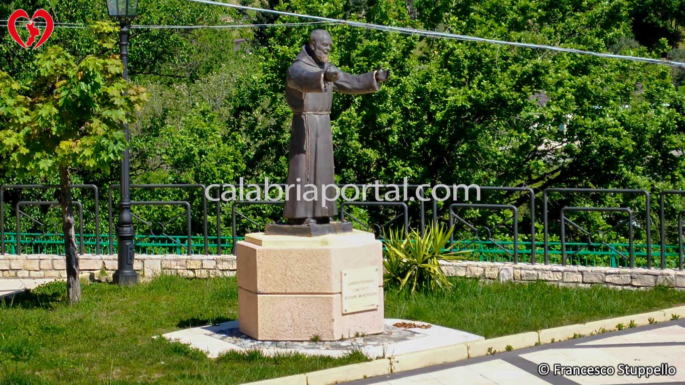 Monumento a Marano Marchesato (CS)