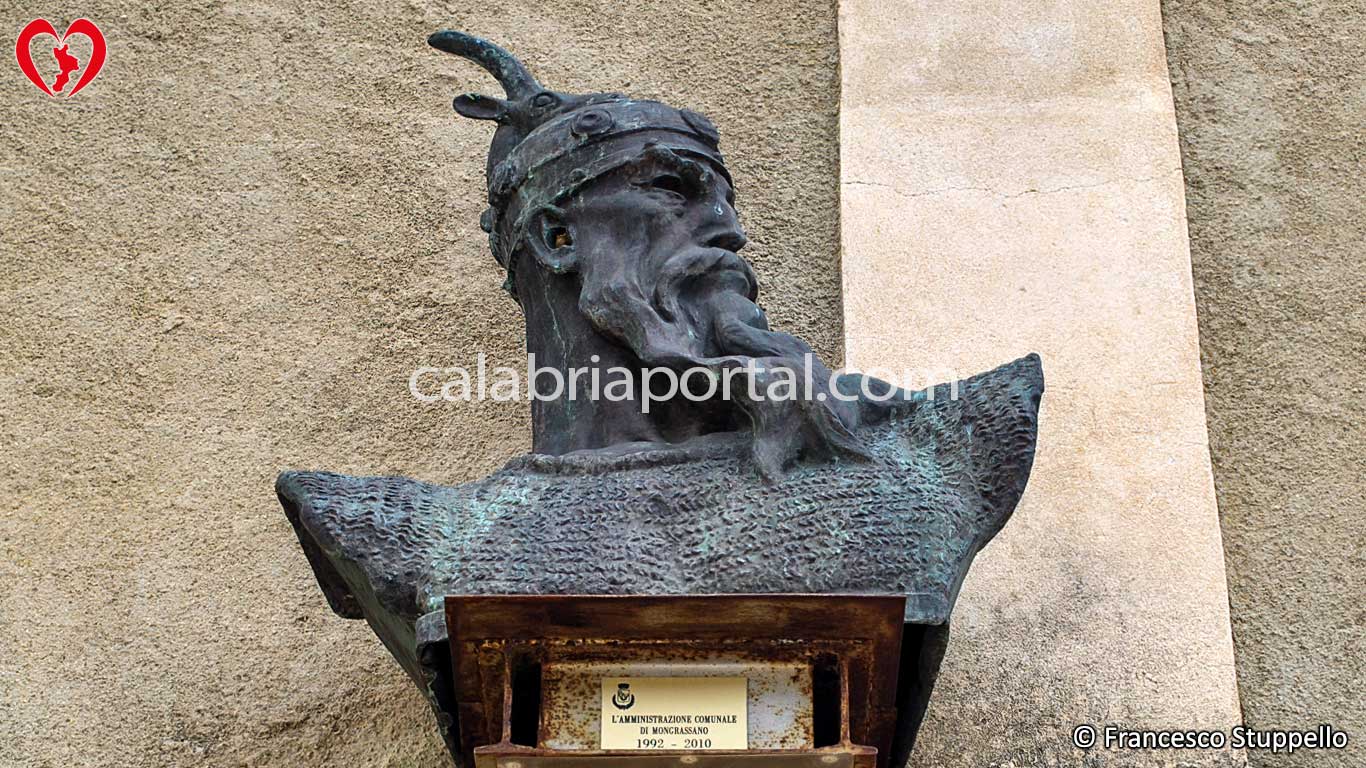 Monumento a Giorgio Castriota Scanderbeg a Mongrassano (CS)